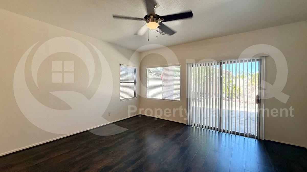 16232 W Hearn Rd - Photo 6 of 23