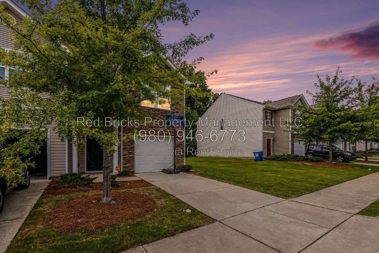6049 Guildford Hill Ln - Photo 4 of 35
