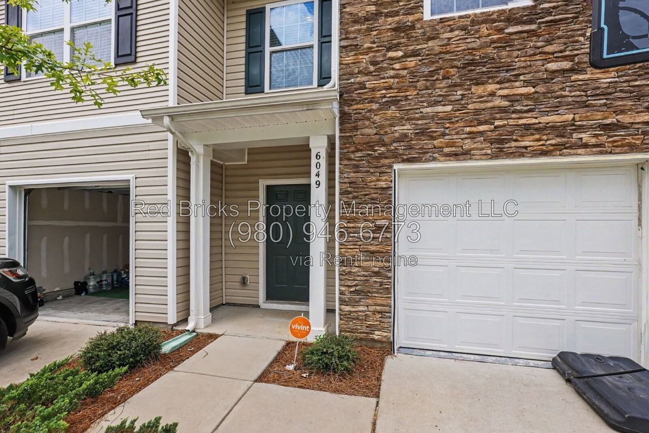 6049 Guildford Hill Ln - Photo 6 of 35