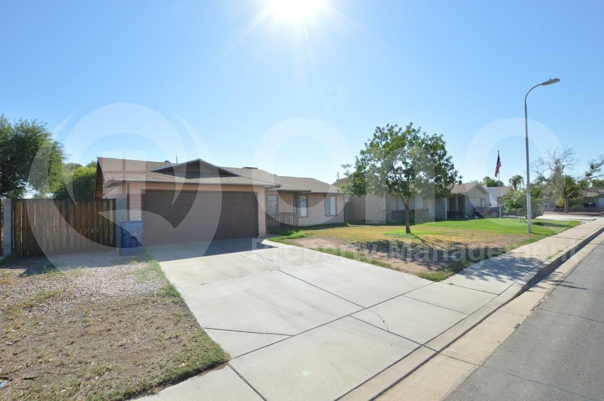 1807 N Cheri Lynn Dr - Photo 2 of 18