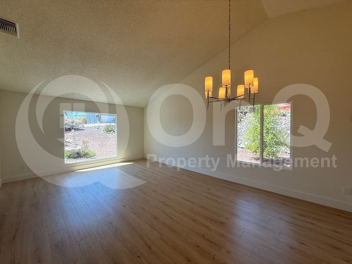 1562 N Atwood Ave - Photo 5 of 36