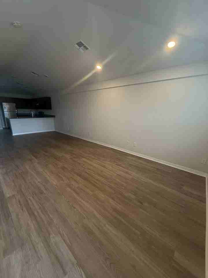 11183 Pendleton Ave - Photo 2 of 15