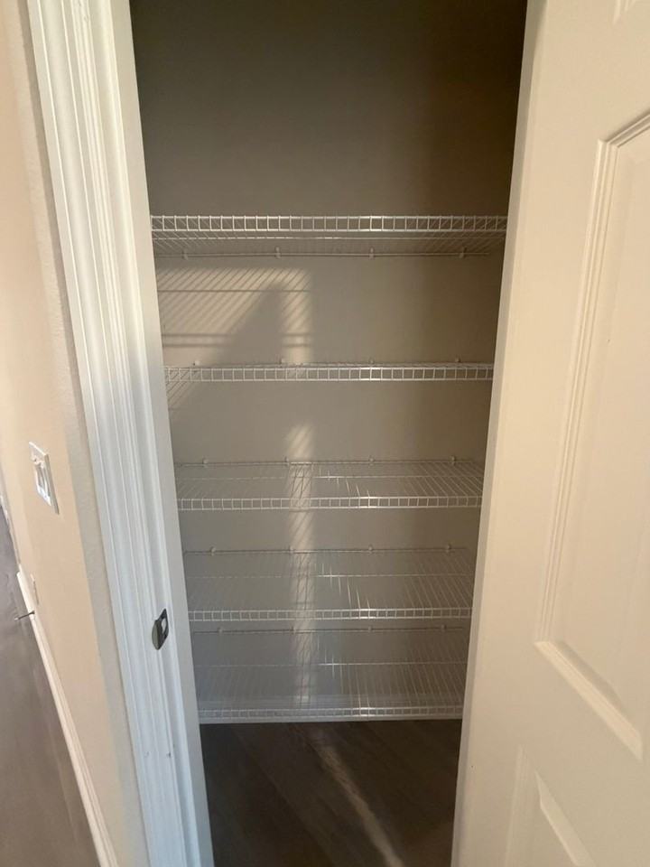 11183 Pendleton Ave - Photo 6 of 15
