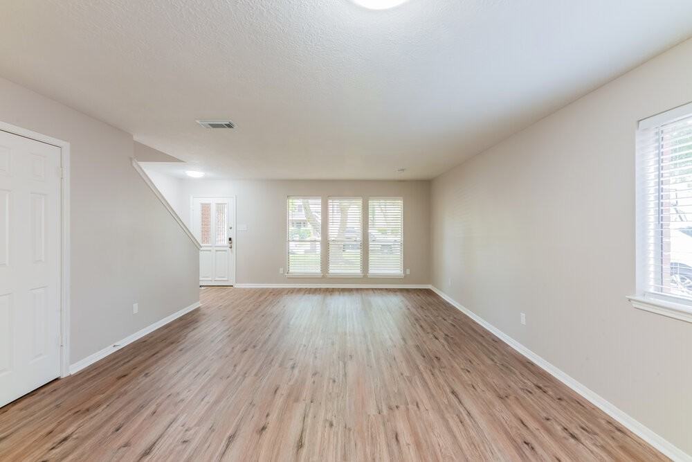 5515 Deer Timbers Trl - Photo 5 of 17