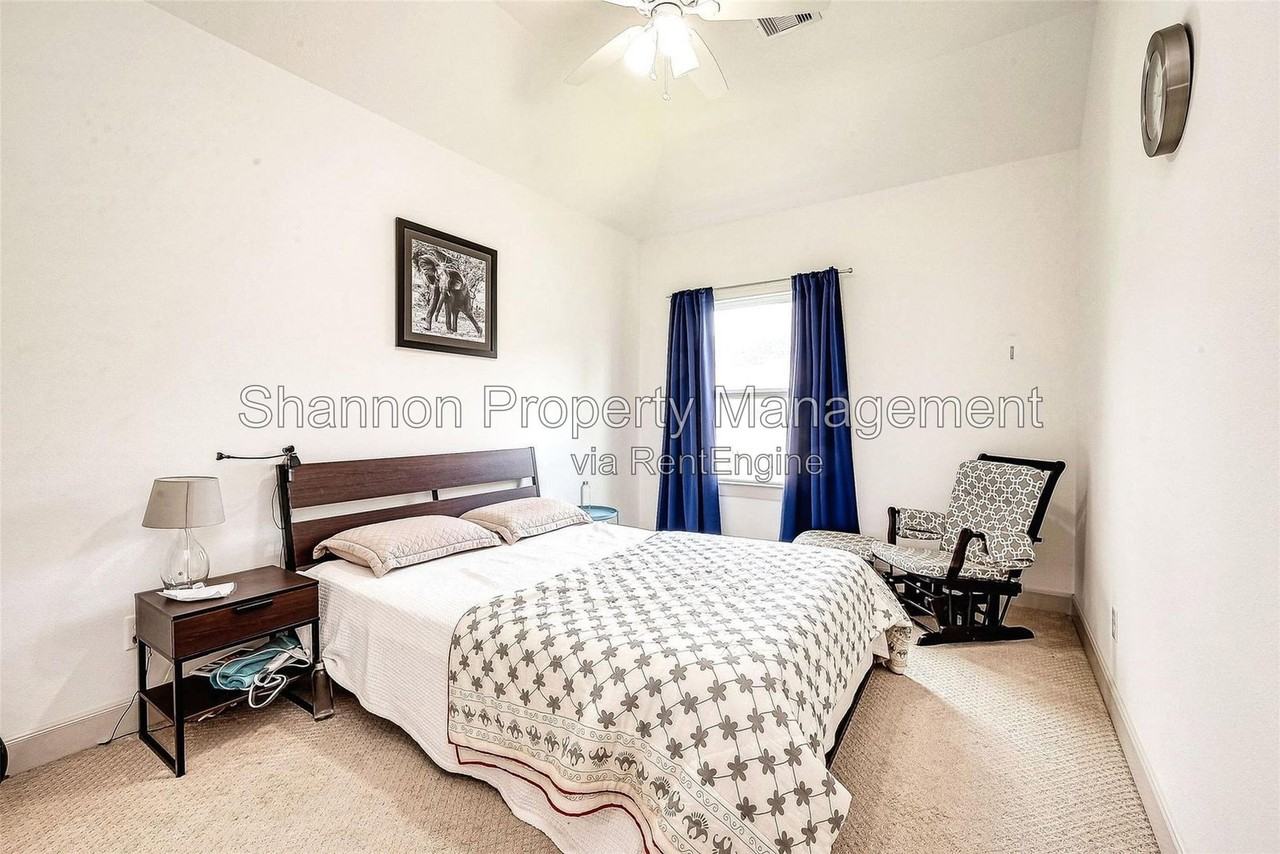 5807 Kansas St #D - Photo 5 of 23
