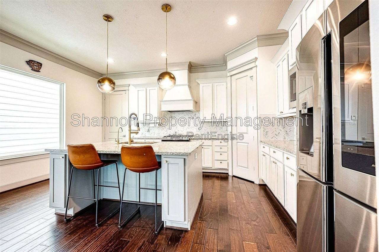 5807 Kansas St #D - Photo 6 of 23