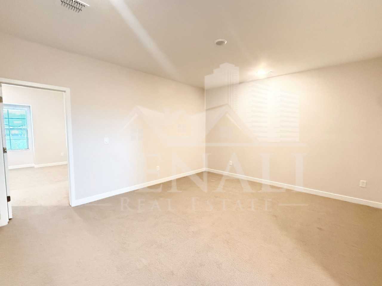 7532 W Darrow St - Photo 7 of 17