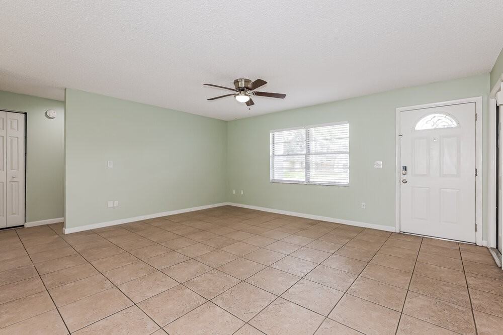1070 Bridlewood Way - Photo 3 of 16