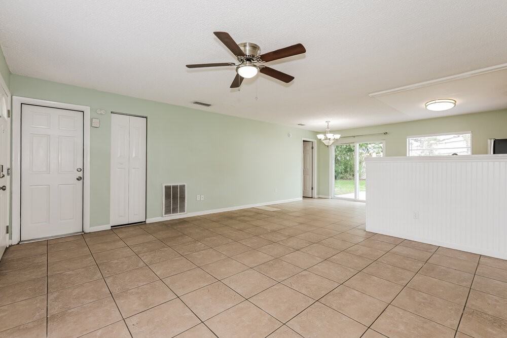 1070 Bridlewood Way - Photo 4 of 16
