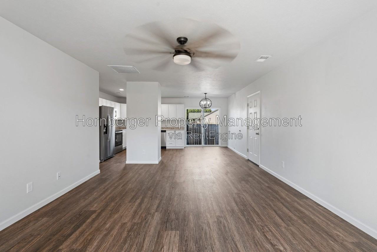 14412 E Heroy Ln - Photo 3 of 26