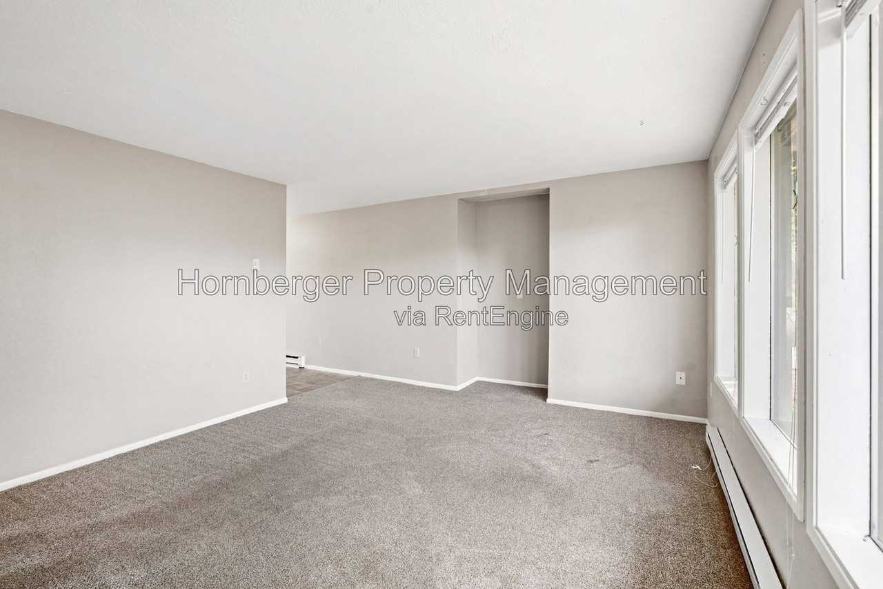 2605 E Upriver Dr - Photo 4 of 27