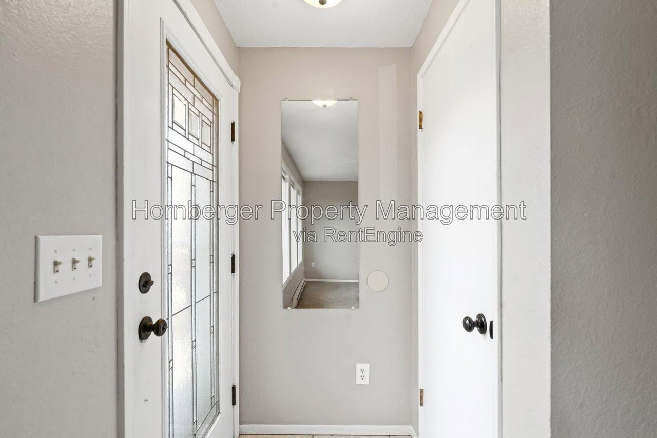 2605 E Upriver Dr - Photo 5 of 27
