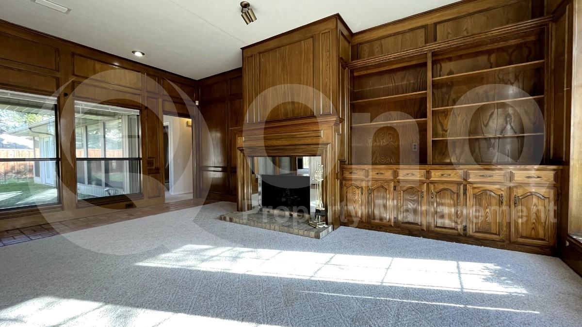 3717 Atrium Dr - Photo 4 of 34