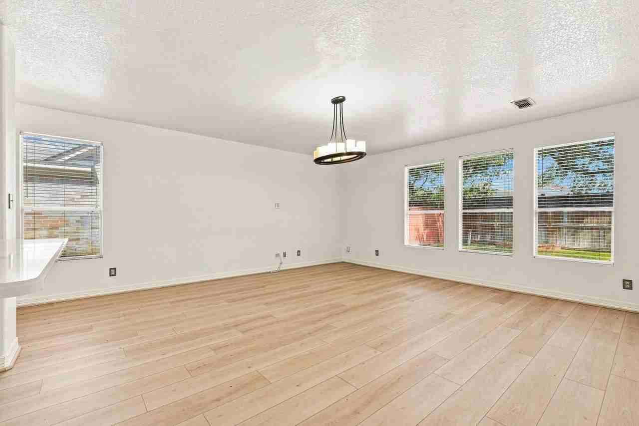18318 Alemarble Oak St - Photo 5 of 25
