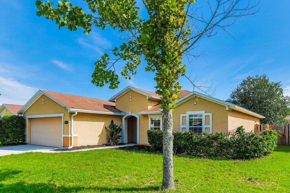 2285 Brian Lakes Dr E - Photo 3 of 16