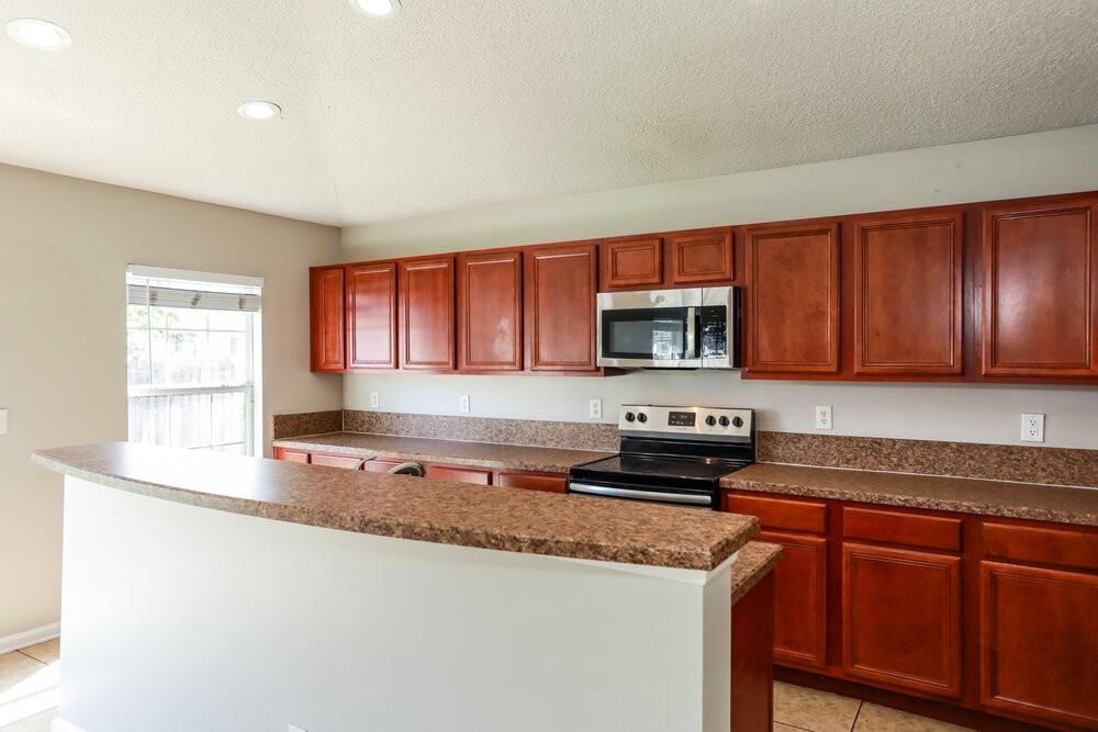 2285 Brian Lakes Dr E - Photo 7 of 16