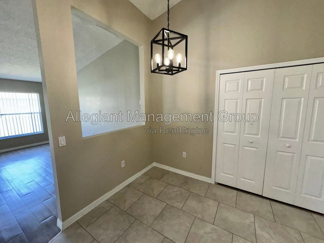 1011 Morvan Ln - Photo 5 of 19
