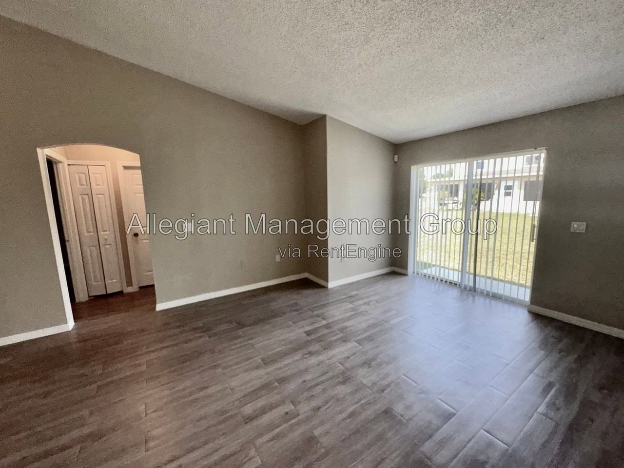 1011 Morvan Ln - Photo 6 of 19