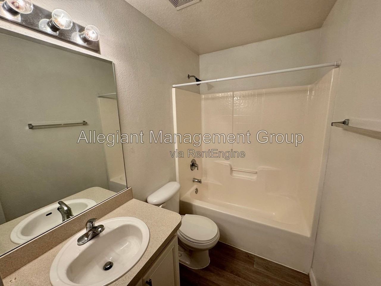 1011 Morvan Ln - Photo 7 of 19