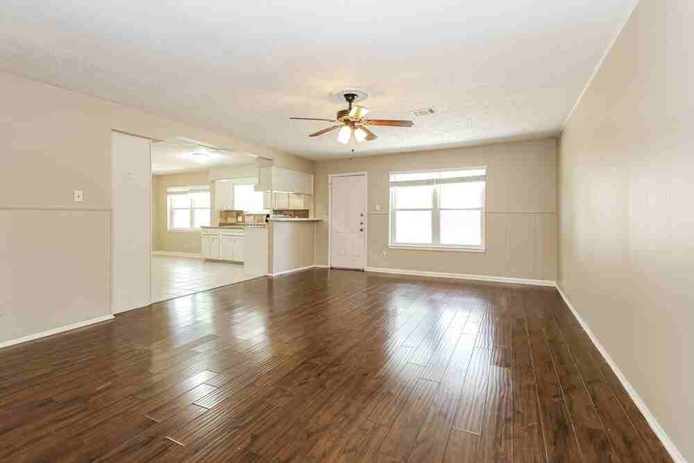 502 Hildred Ave - Photo 4 of 16