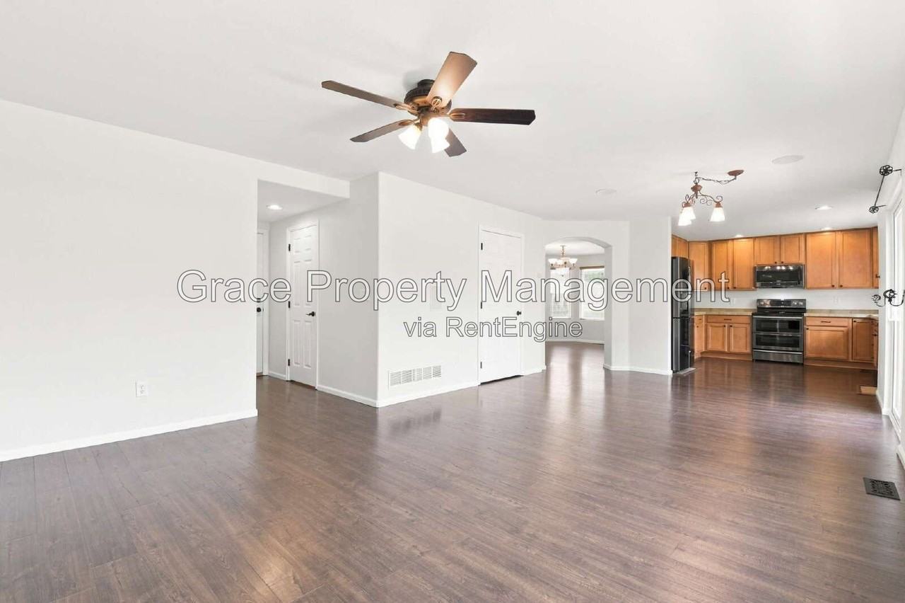 2057 Alpine Dr - Photo 6 of 34