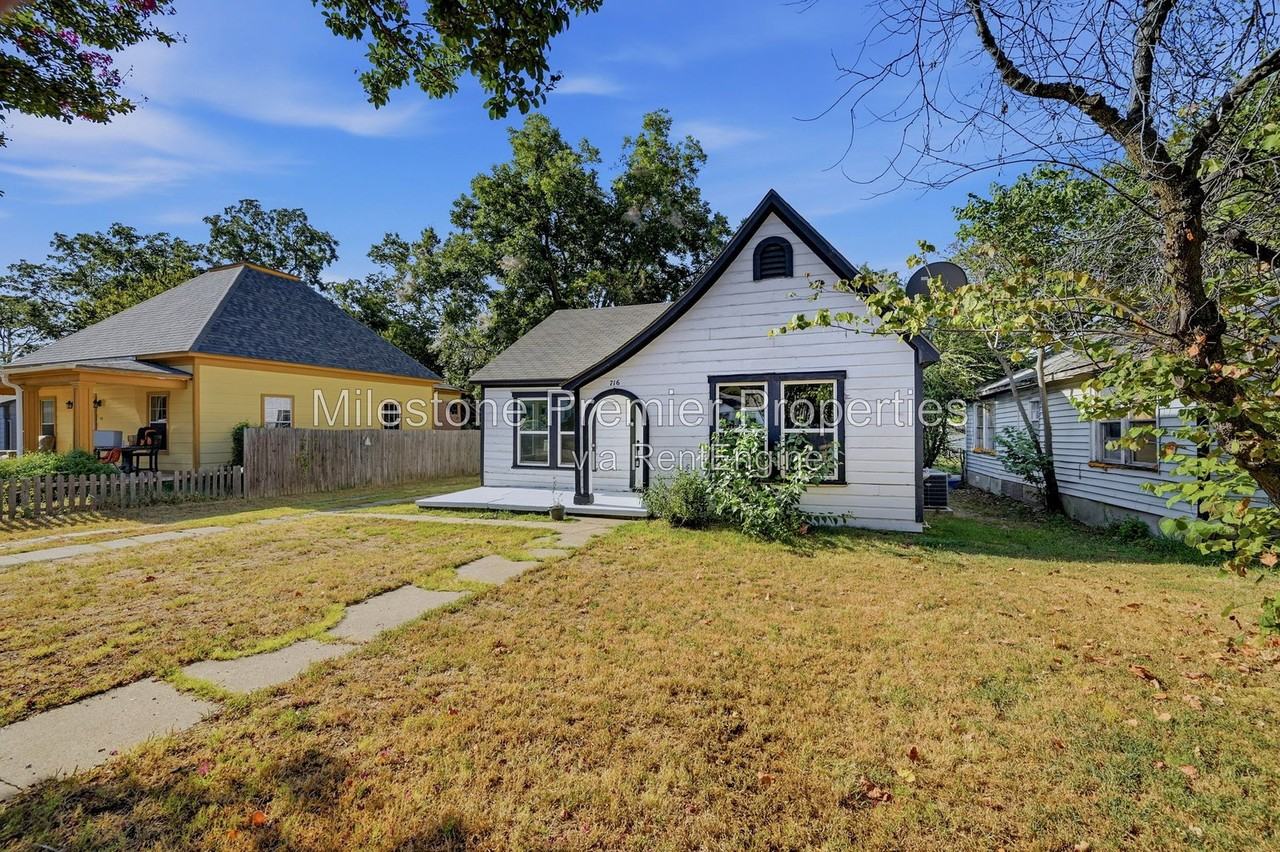716 W Heron St - Photo 3 of 22