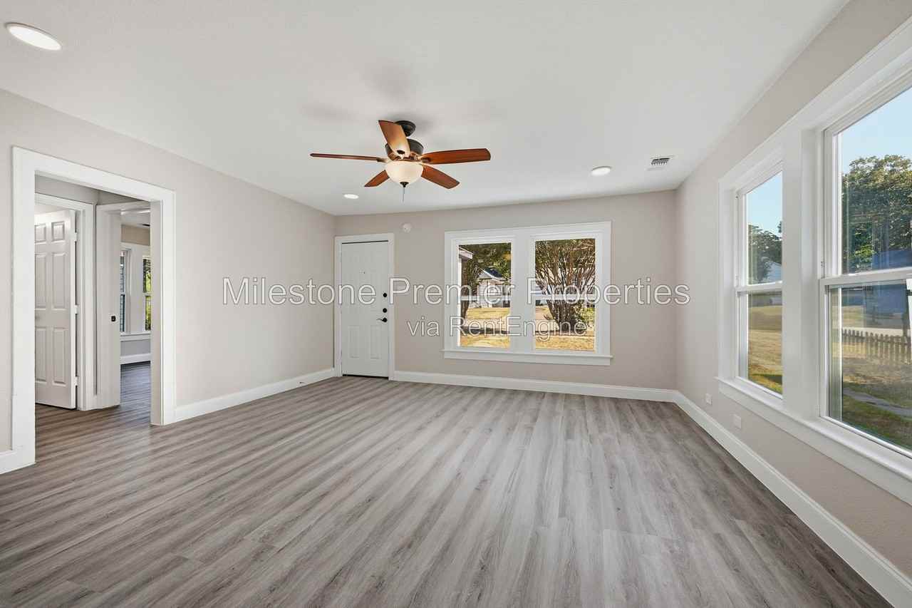 716 W Heron St - Photo 7 of 22