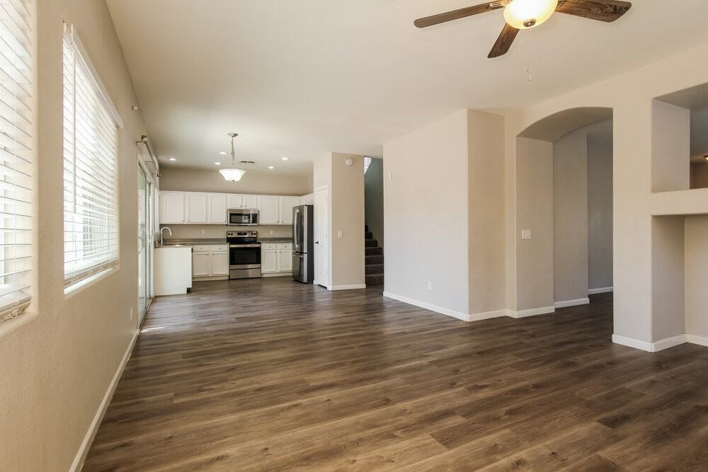 11559 W Buchanan St - Photo 6 of 17