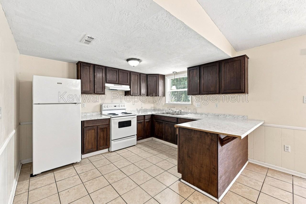 3487 Postell Dr - Photo 7 of 20