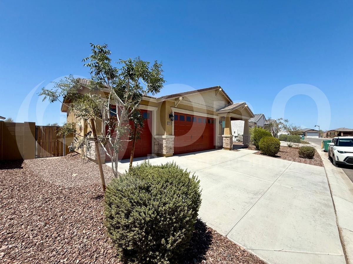 20740 N Oasis Ln - Photo 2 of 25