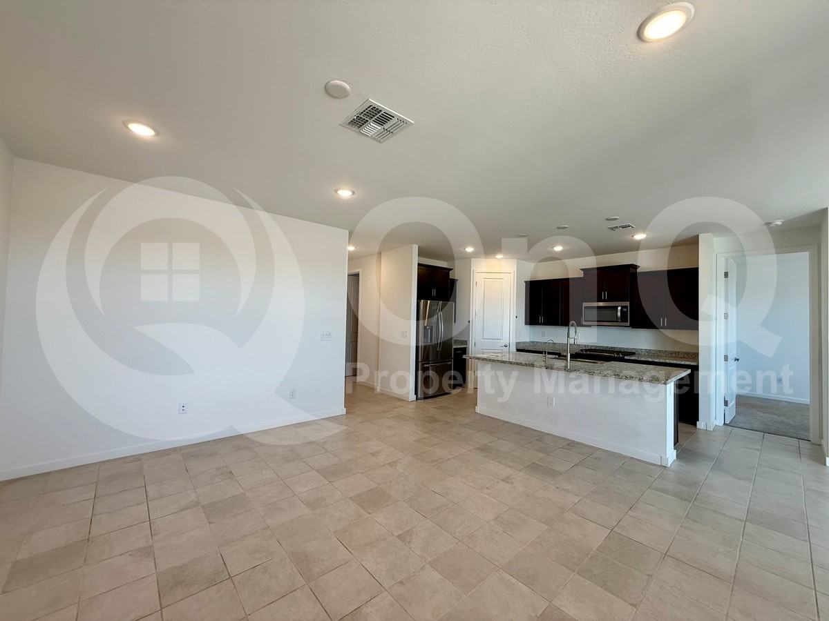 20740 N Oasis Ln - Photo 6 of 25