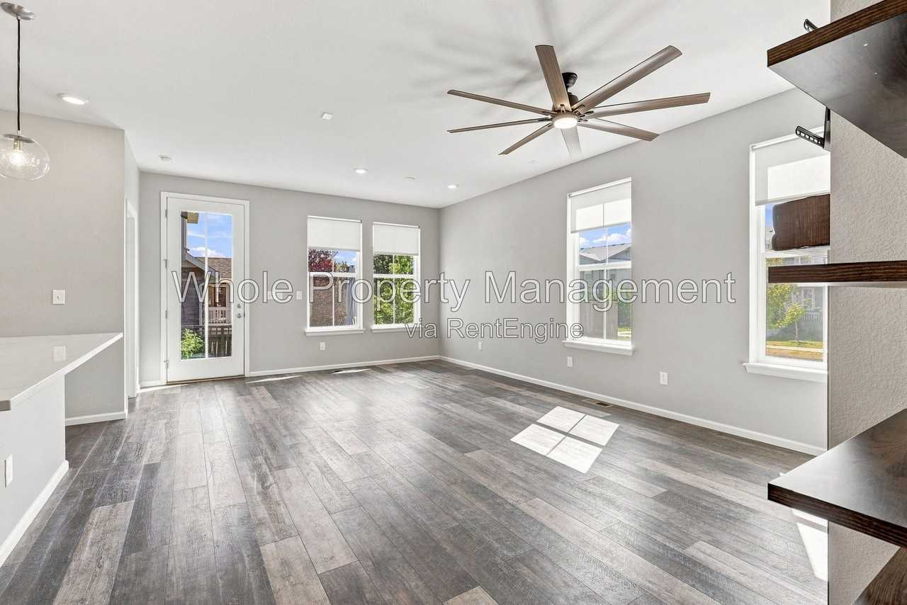 21200 E 61st Ave - Photo 2 of 30