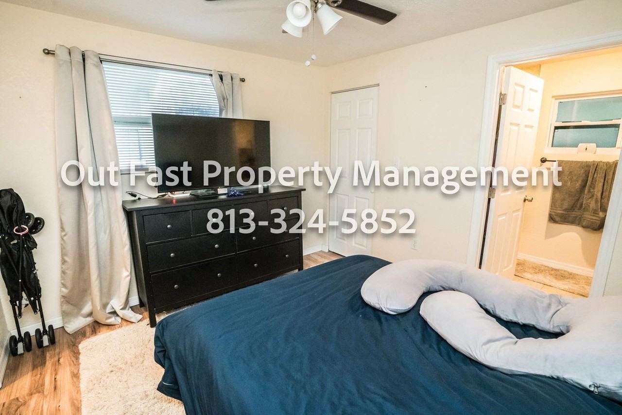 4810 Haines Rd N - Photo 5 of 43