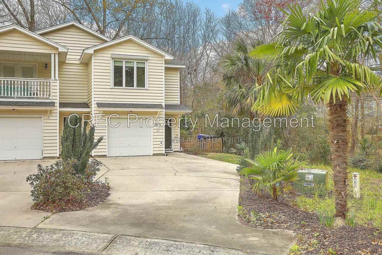 2882 Mackenzie Ct - Photo 3 of 24