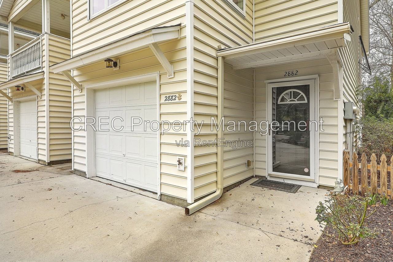 2882 Mackenzie Ct - Photo 4 of 24