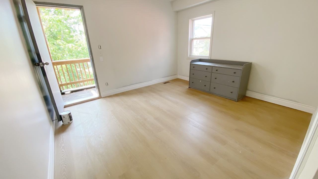 122 Huron Street - Photo 5 of 6
