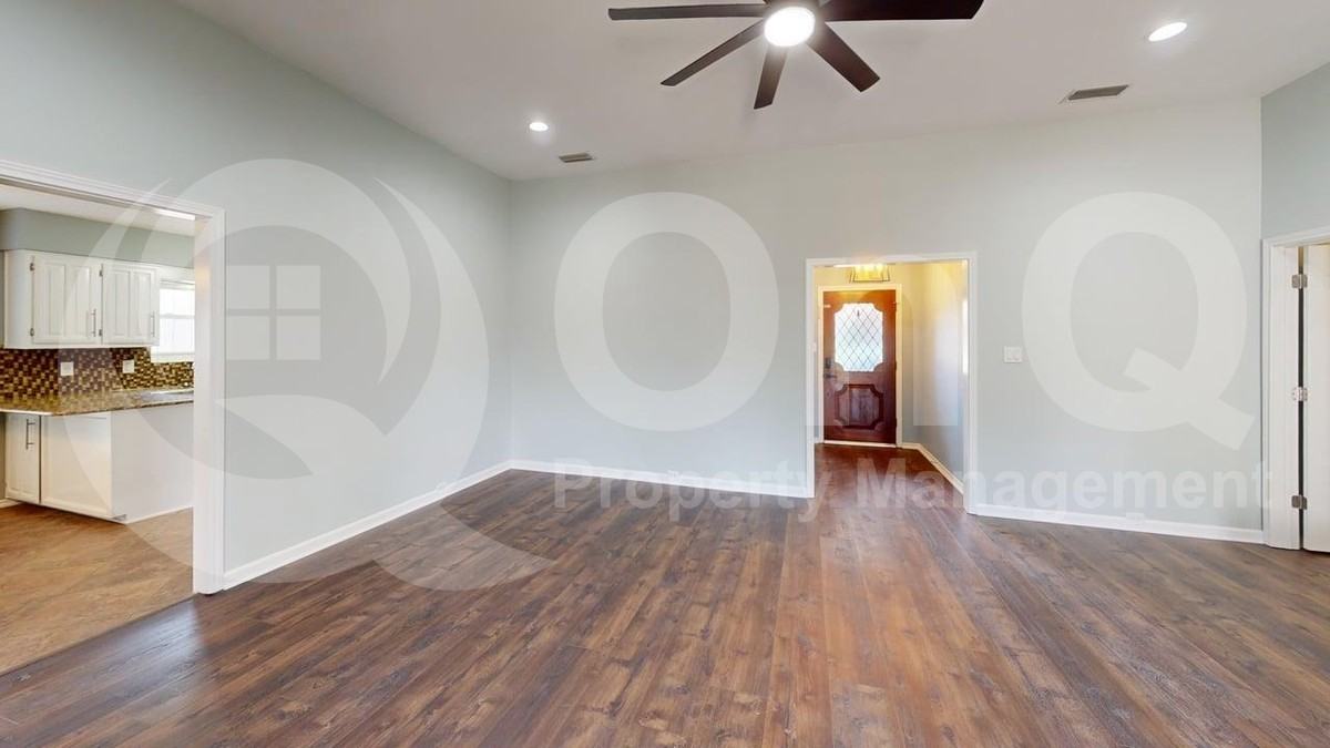 2210 Ridgewood - Photo 5 of 21