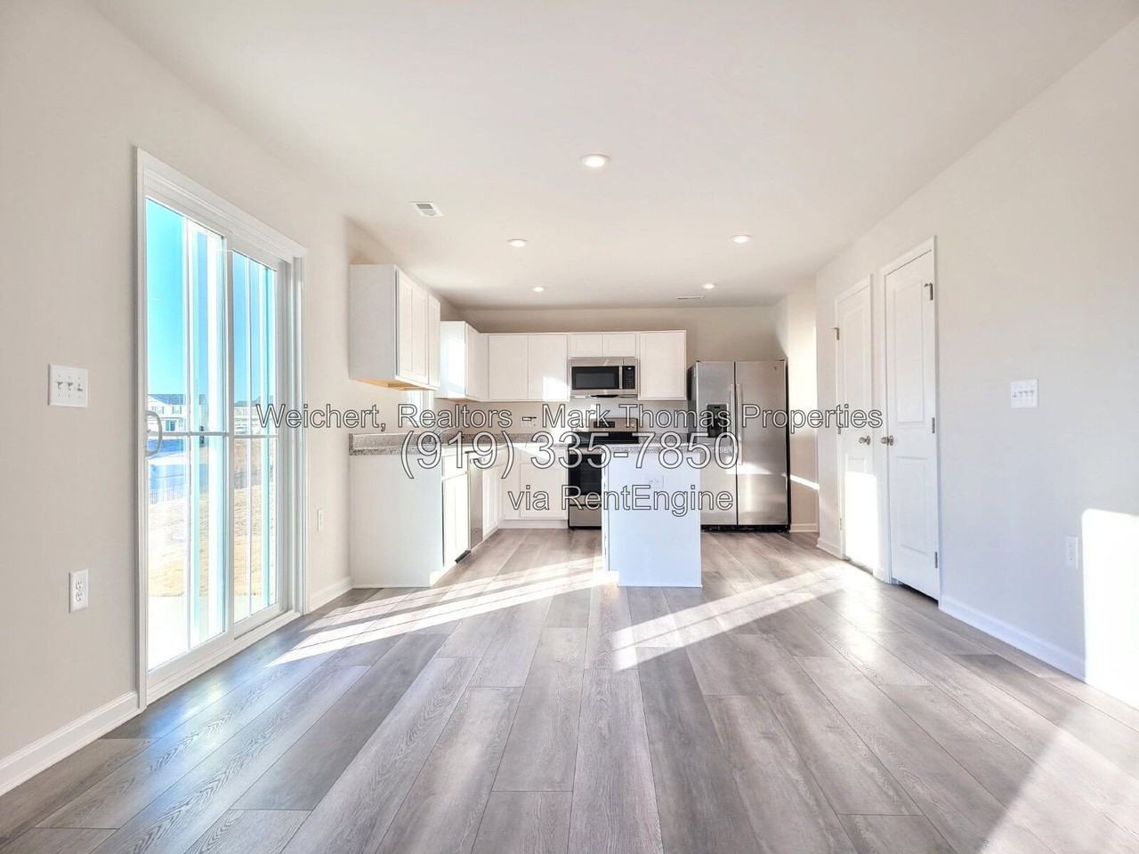 1117 Bridgewater Dr - Photo 2 of 31