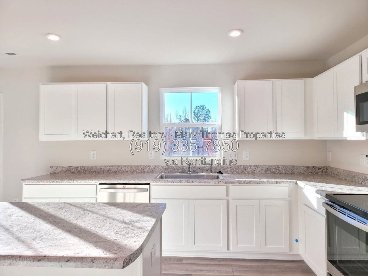1117 Bridgewater Dr - Photo 4 of 31