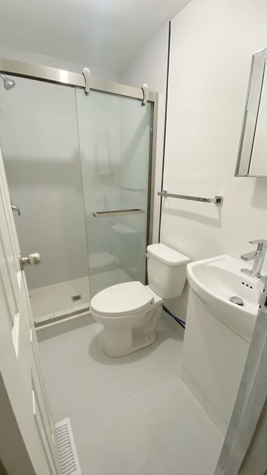 122 Huron Street - Photo 4 of 6
