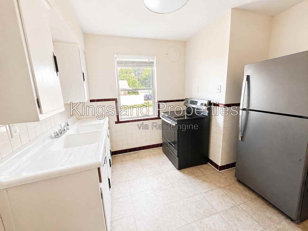 3841 Kingsland Ct - Photo 4 of 15