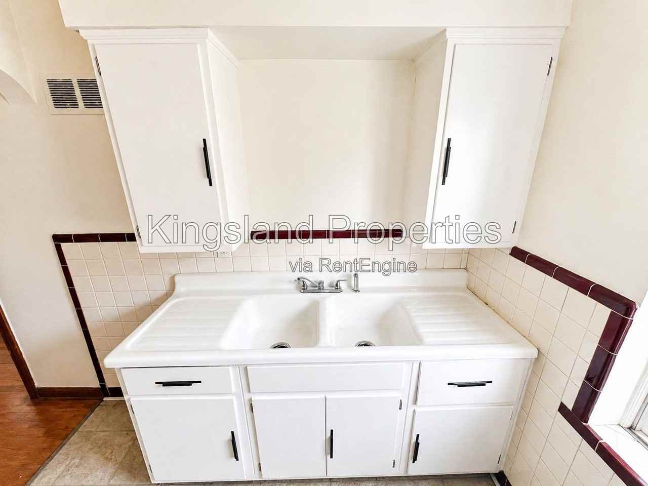 3841 Kingsland Ct - Photo 5 of 15