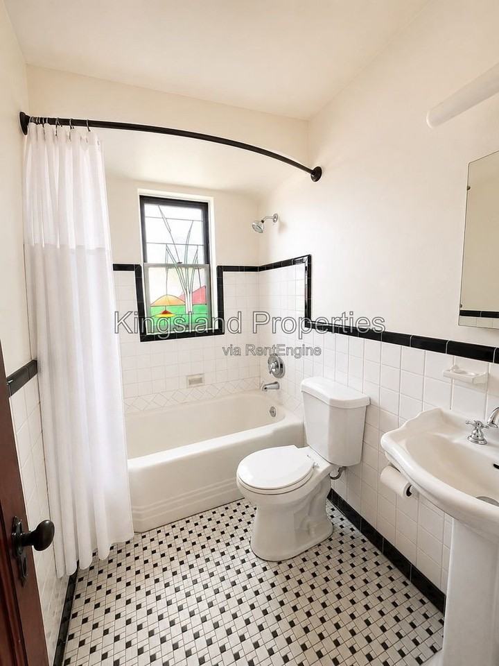 3841 Kingsland Ct - Photo 7 of 15