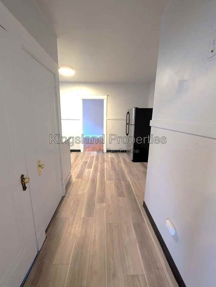 4982 Oleatha Ave #4982A - Photo 3 of 19