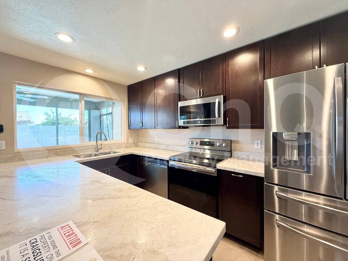 1201 W Utopia Rd - Photo 6 of 24