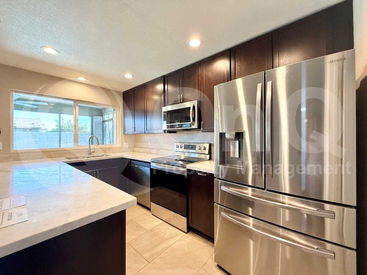1201 W Utopia Rd - Photo 7 of 24