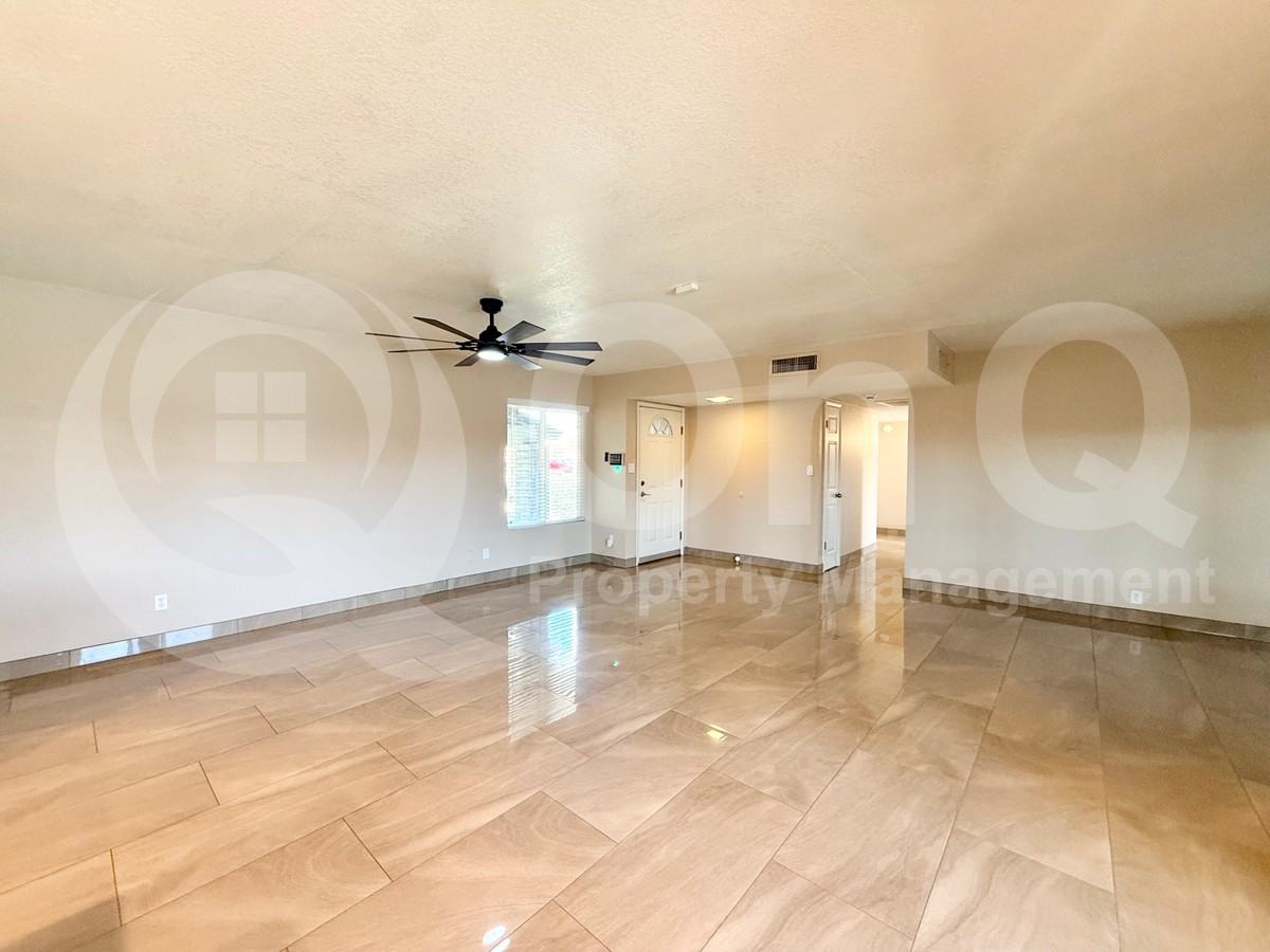 1201 W Utopia Rd - Photo 3 of 24