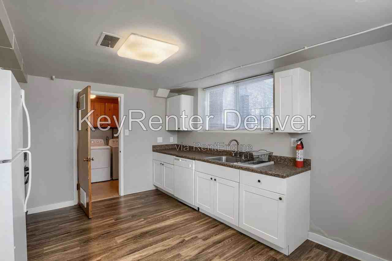 4100 Perry St - Photo 5 of 11