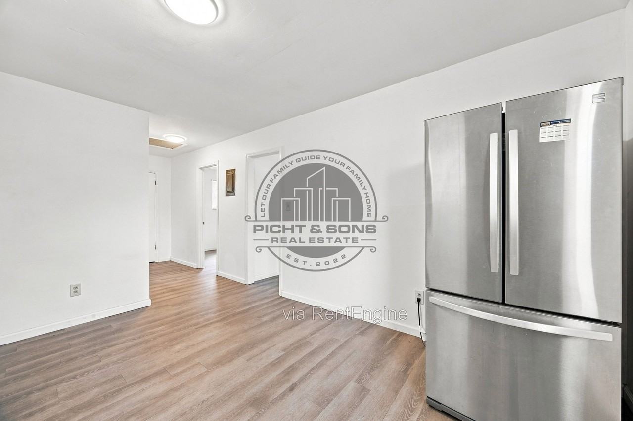 1505 Joe Louis St - Photo 6 of 12
