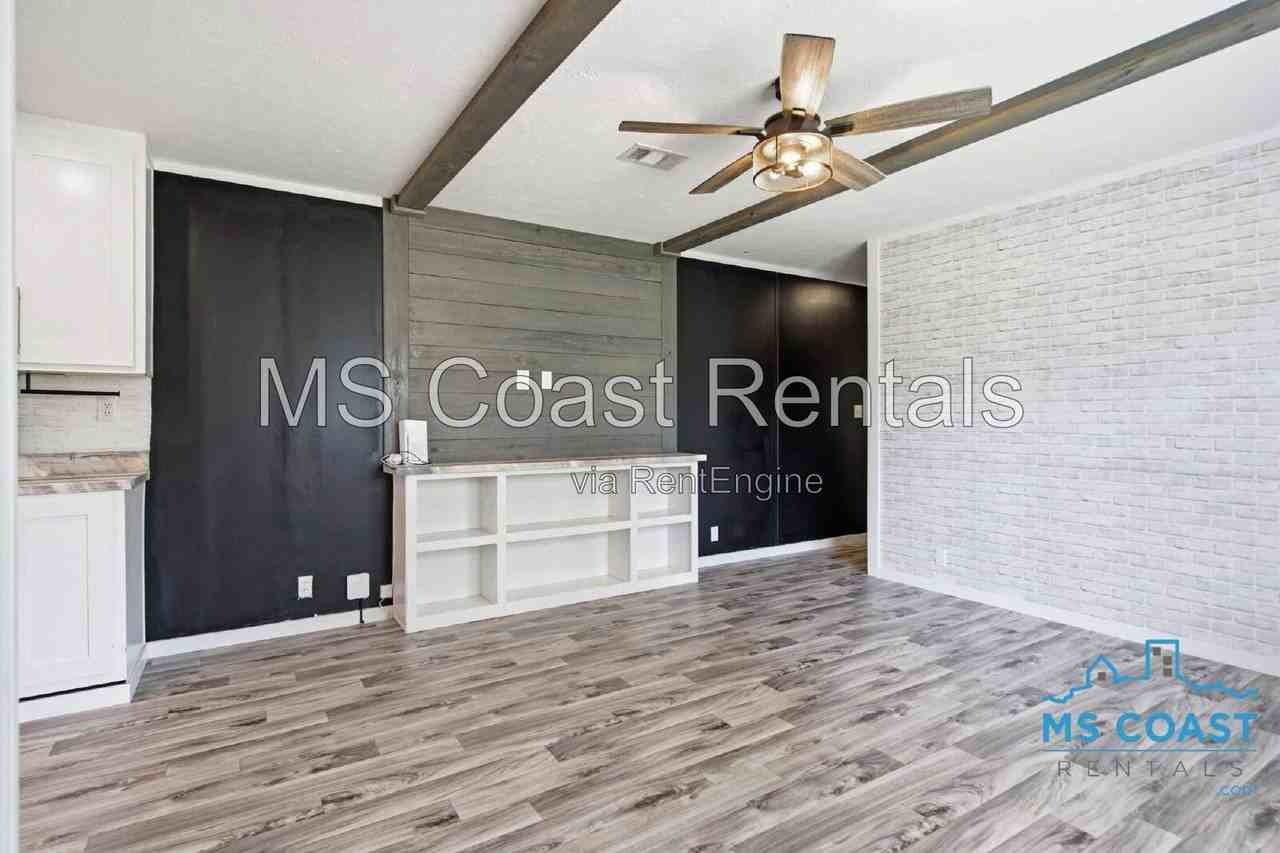 13821 School Land Rd - Photo 4 of 26
